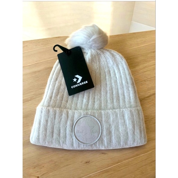 Women's Converse Light Gray One Size Pom-Pom Beanie Hat - Picture 1 of 2